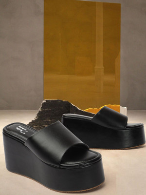 TWIN TOES Women Wedges(Black , 7)