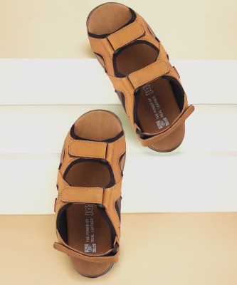 RED CHIEF Men Sandals(Yellow , 8)