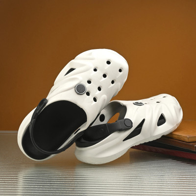 Birde Men Clogs(White , 7)