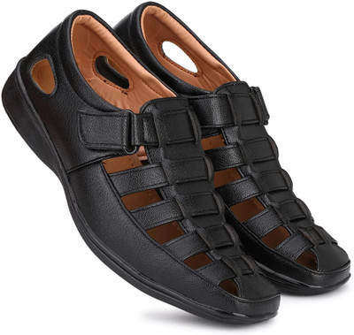 STREETLOOK Men Sandals(Black , 7)
