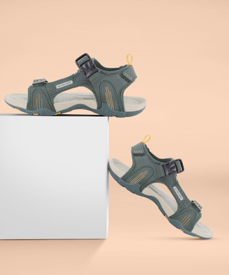 35 OFF on Sparx Men Green Sandals on Flipkart PaisaWapas