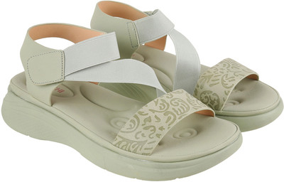 MOCHI Women Casual(Green , 7)