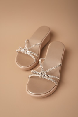 FIFTHTOE Women Heels(Silver , 4)