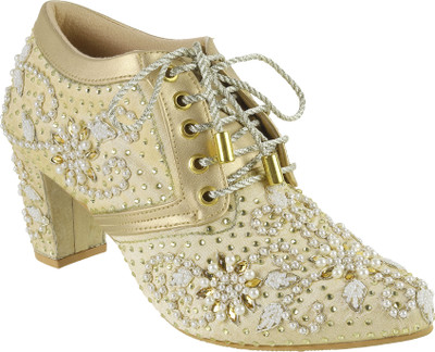 MOCHI Women Heels(Gold , 4)