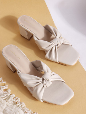 CHEMISTRY Women Heels(Off White , 3)
