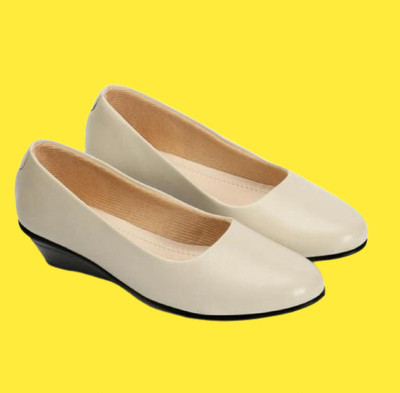 SHIPEE Women Heels(White , 5)