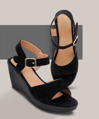 44% OFF on Clouter hub Women Black Heels 44% OFF on Clouter hub Women Black Heels
