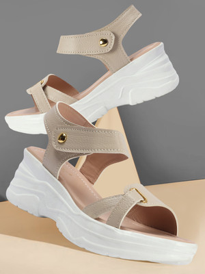 VENDOZ Women Wedges(Off White , 3)