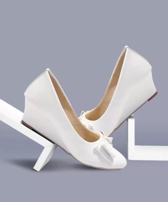 SHOESTHAN Women White Wedges