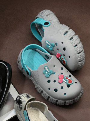 Birde Women Clogs(Grey , 5)