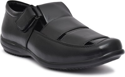 Peclo Men Clogs(Black , 6)