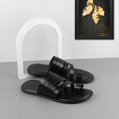 MOCHI Men Sandals(Black , 8)