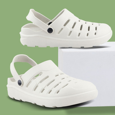 FUEL Men Clogs(White , 6)