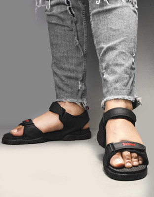 Roadster Men Sandals(Black , 8)