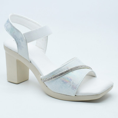 Hardwood Women Casual(White , 6)