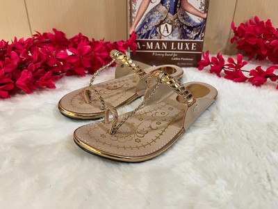 A-MAN LUXE Women Flats(Gold , 5)