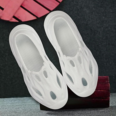 FLYNFIT Men Clogs(White , 7)