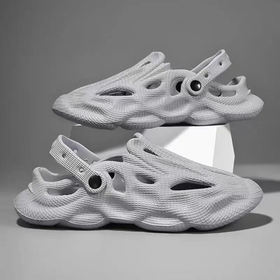 SECRITAS Men Clogs(Grey , 8)