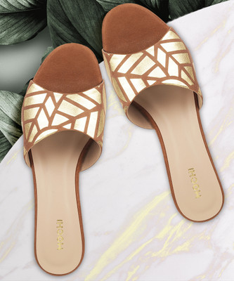 MOCHI Women Wedges(Tan , 4)
