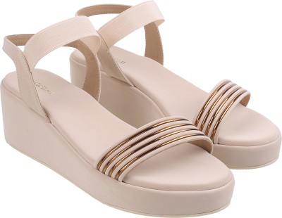 MOCHI Women Wedges(Off White , 3)