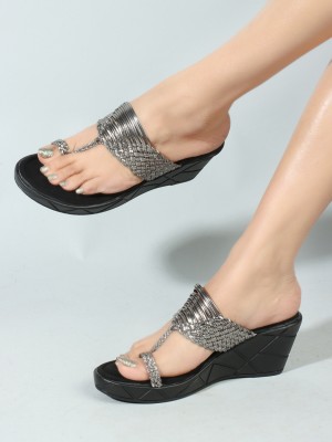 madam glorious Women Wedges(Grey , 4)