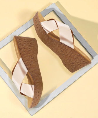 MOCHI Women Wedges(Beige , 4)