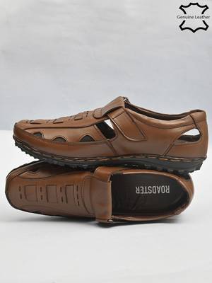 Roadster Men Brown Casual