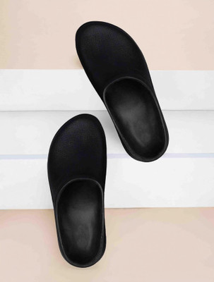 PeniLo Men Clogs(Black , 8)