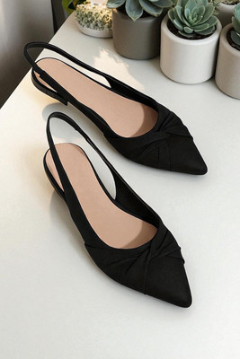 Zoyci Women Flats(Black, Beige , 4)