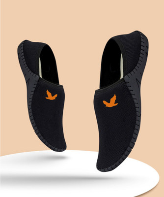 WEAPON Men Sandals(Black , 9)