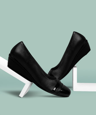 Yashasvi Women Wedges(Black , 6)