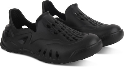 PeniLo Men Clogs(Black , 7)