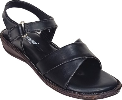 Racecourse Women Wedges(Black , 8)