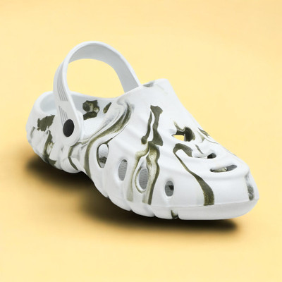 Begone Men Clogs(Green , 8)