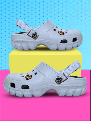 Conor Men Clogs(Grey , 8)