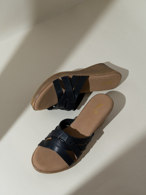 Inc.5 Party Wear Striped Round Toe Wedge Heel Sandals Women Heels(Black , 3)