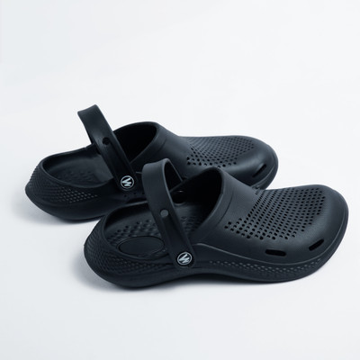 WAALK Men Clogs(Black , 7)