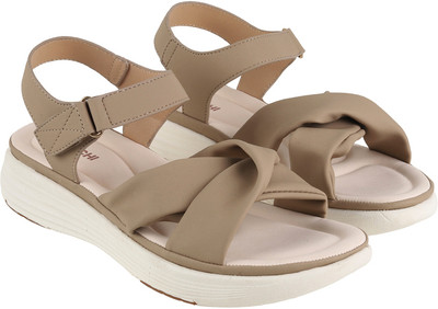 MOCHI Women Casual(Beige , 8)