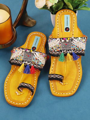 PehnawaCraft Musafir Boho Handcrafted Kolhapuri Women Flats(Multicolor , 6)