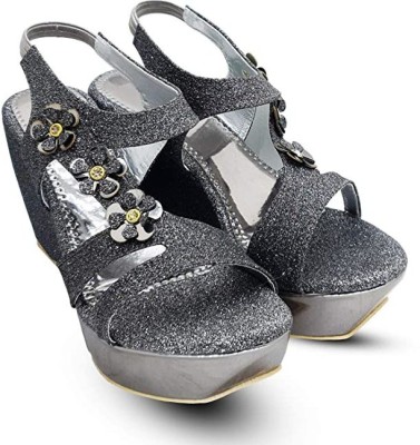 Digni Women Wedges(Black , 4)