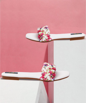 Bambam Women Flats(White , 4)