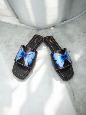 Silver Aly Women Flats(Black , 4)