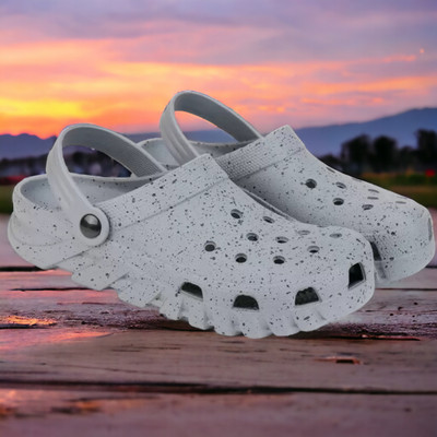 Feel alive Men Clogs(Grey , 8)
