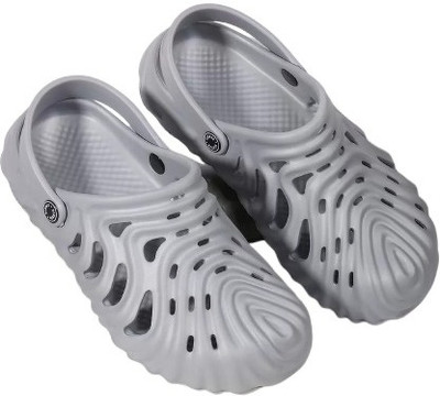 RICHMEN Men Clogs(Grey , 7)