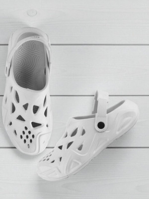 Auto Moxco Men Clogs(Grey , 8)