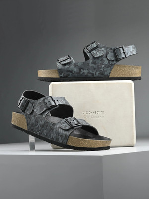 Roadster Trendy Camouflage Print Stylish Double Strap Men Sandals(Black , 6)