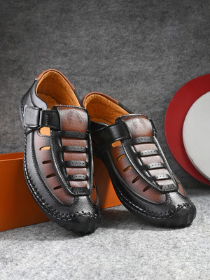 Rising Wolf Men Sandals(Black , 6)
