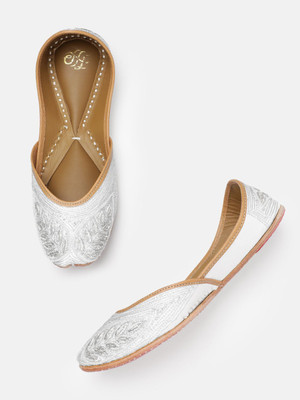 House of Pataudi Women Flats(Silver , 4)