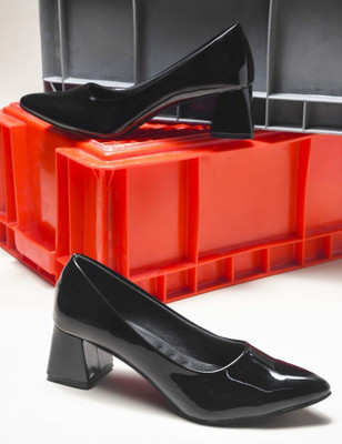 Froh Feet Women Heels(Black , 5)