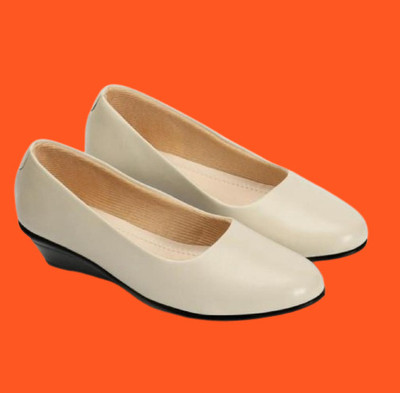SHIPEE Women Wedges(Beige , 4)